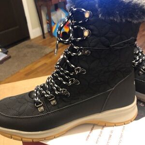 Chooka Black Quilted Boots with Faux Fur